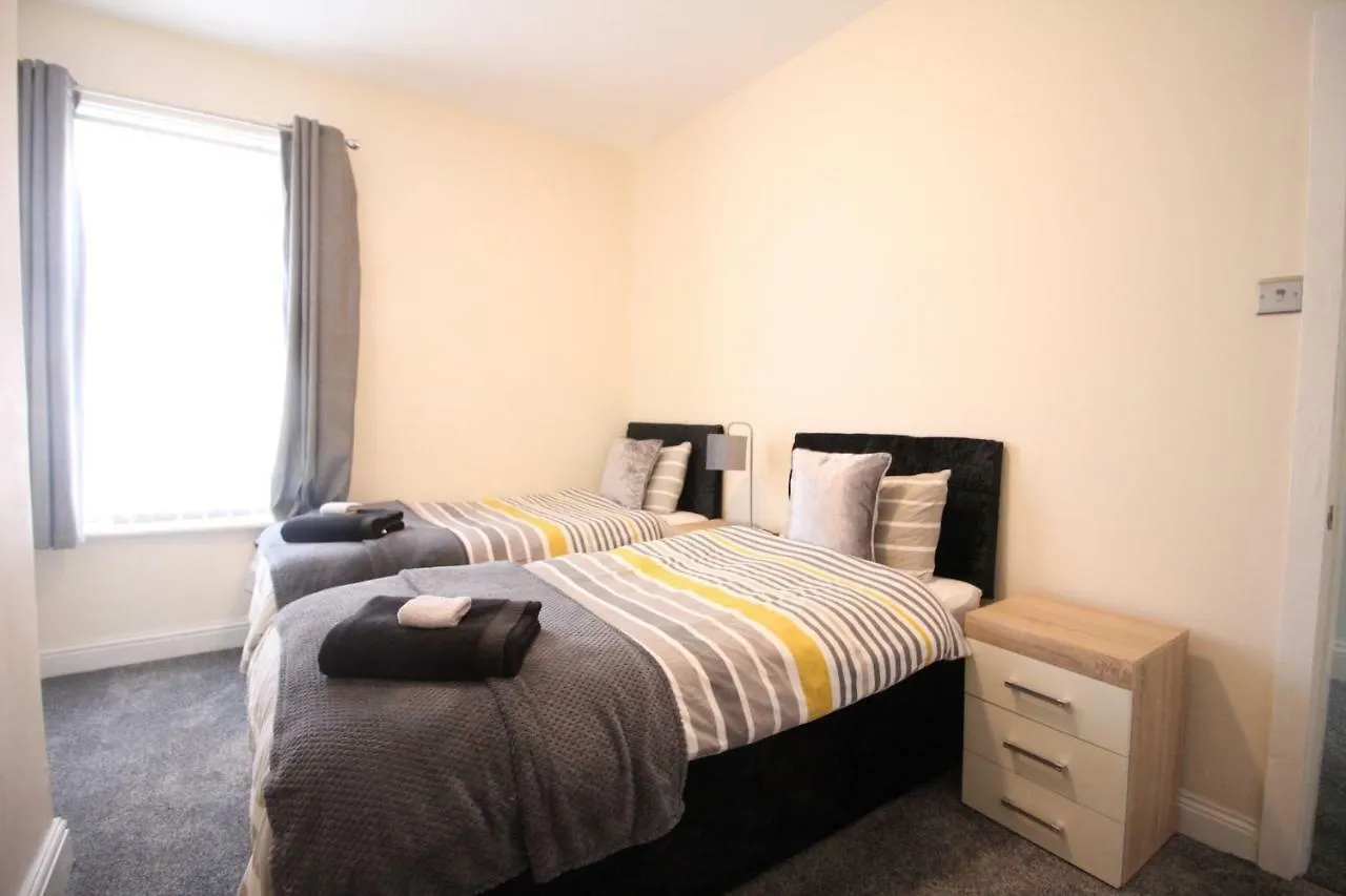 Regent Choice - Town Centre - Large Property Blackpool