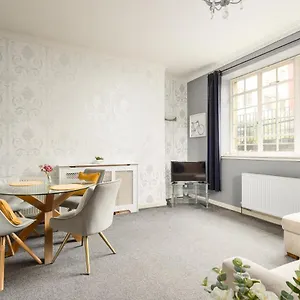 https://2-br-royal-mile-apartment.edinburghhotelsuk.org