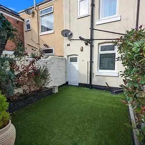 Moon Townhouse Free Parkingprivate Garden Holiday home