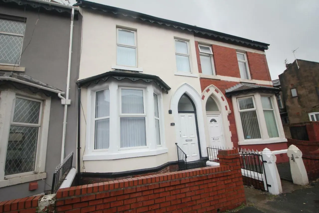 Regent Choice - Town Centre - Large Property Blackpool