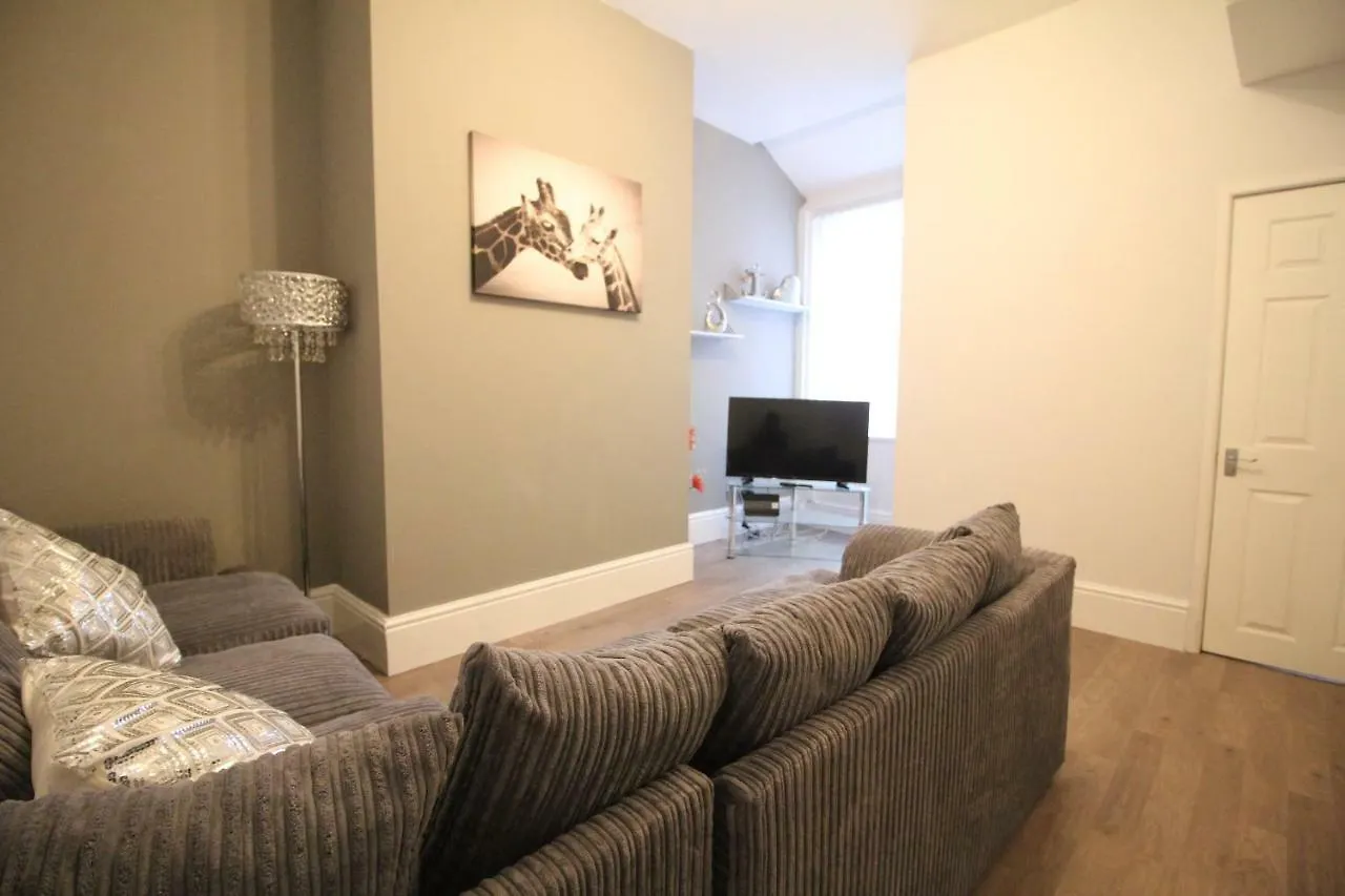 Regent Choice - Town Centre - Large Property Blackpool